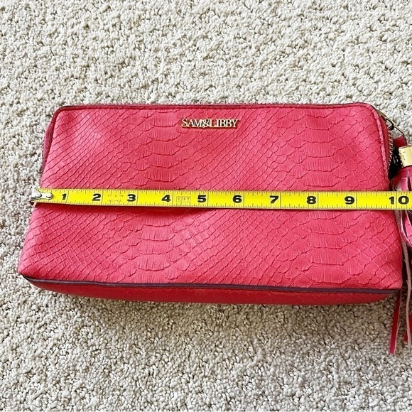 Sam and Libby Cherry Red Faux Leather Clutch Snakeskin Tassel Strap Holiday - Picture 12 of 13
